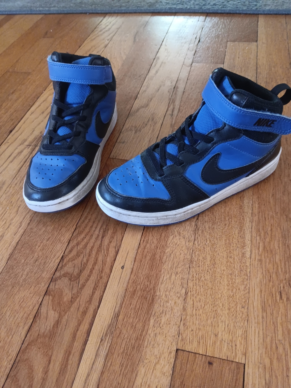 Nike Kids High-Top Sneakers in Royal Blue and Black - Picture 2 of 15